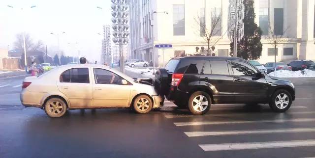 如何拍摄撞车，从手机到专业机，一份不翻车的实战指南
