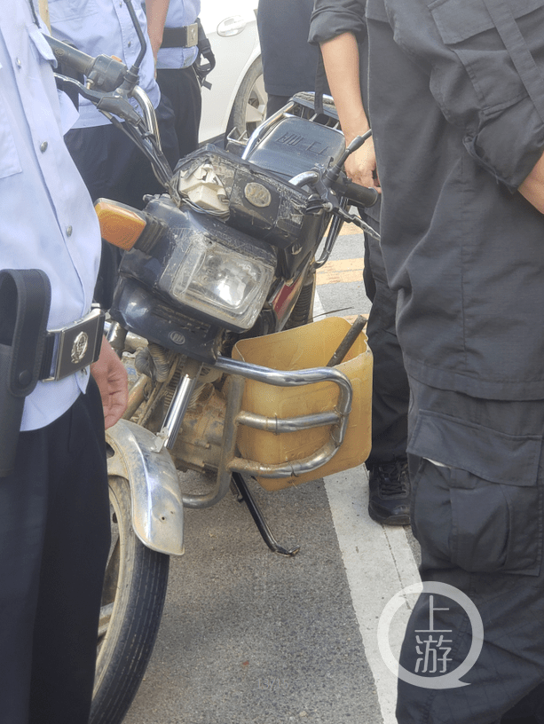 骑锤子摩托车，一场关于勇气、物理和笑出声的冒险