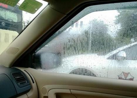 雨天开车怎么除雾？老司机手把手教你，最后一个方法绝了