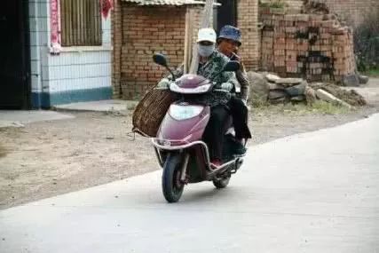 女婿骑摩托车，一个家庭出行方式的真实观察与实用指南