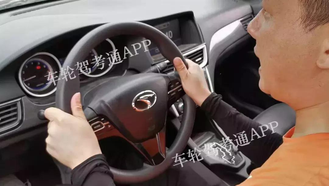 倒车影像歪了、看不清？手把手教你调回老司机视角