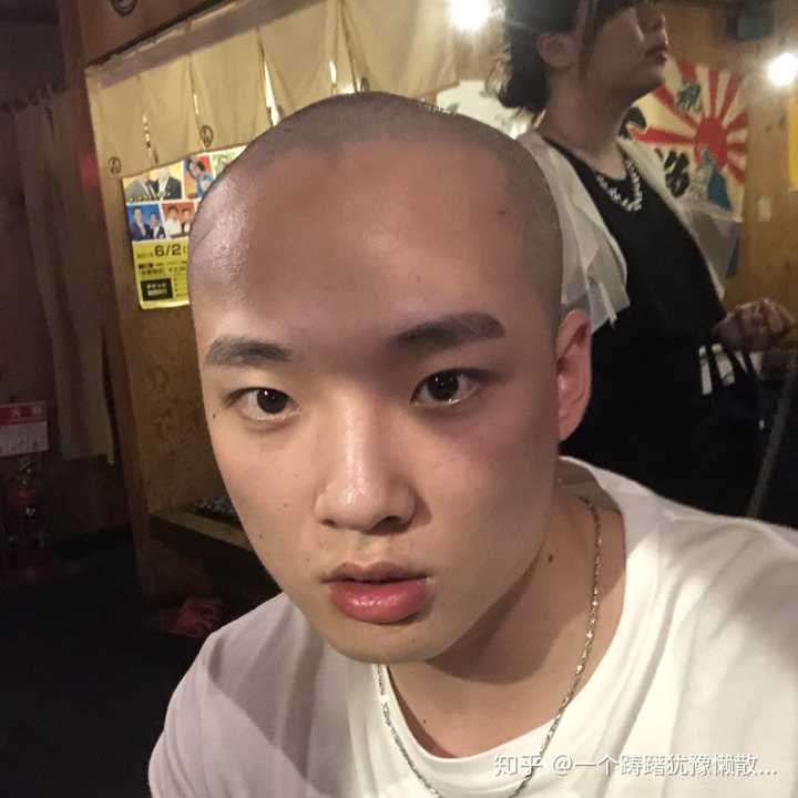 光头怎么保养才不油腻、不长痘？聊聊我这几年电灯泡生涯的真实心得