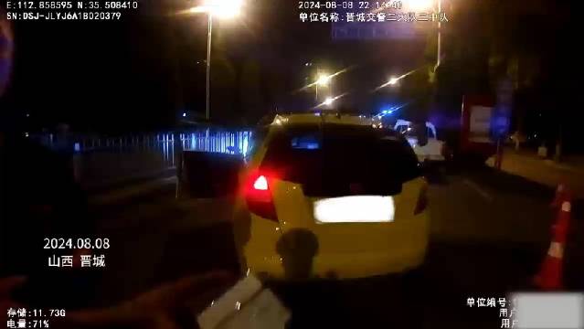 半夜被炸街排气筒吵醒？手把手教你如何举报改装车，别只会在被窝里骂