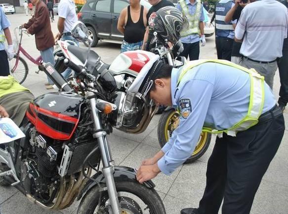拿着C照去骑摩托车,到底行不行?我把自己差点被扣12分的经历掰开揉碎讲给你听 拿着C照去骑摩托车,到底行不行?我把自己差点被扣12分的经历掰开揉碎讲给你听