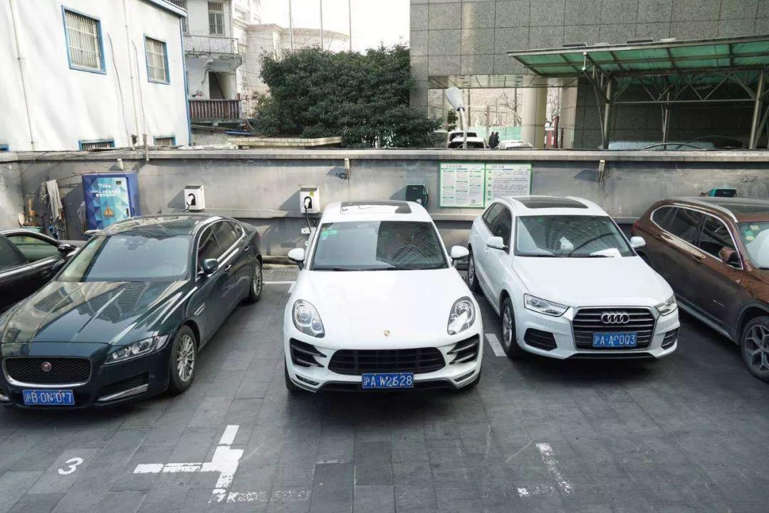 新能源车充电桩免费吗多少钱？一次把这事聊透