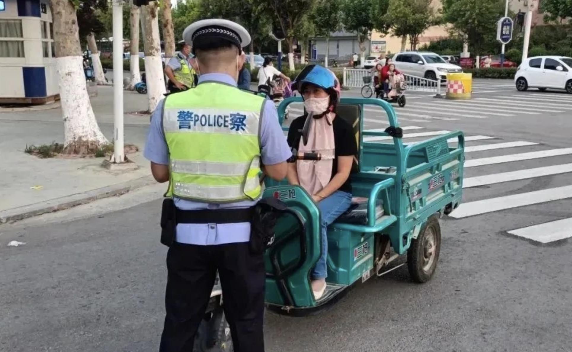 丙骑摩托车，从入门到安全上路的实用指南