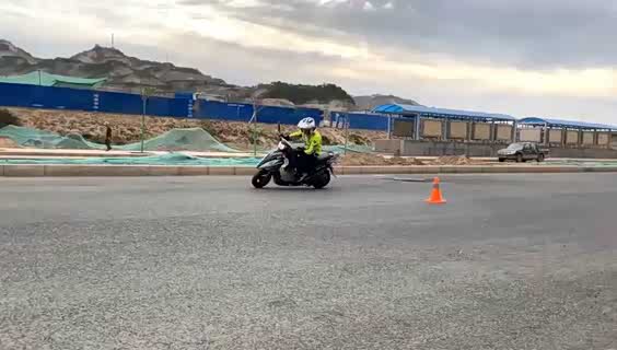 永济骑摩托车，风从盐池那边吹过来，我想把这座小城慢慢骑一遍