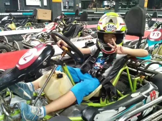骑摩托车怎么不脱妆？风驰电掣也能焊死你的底妆