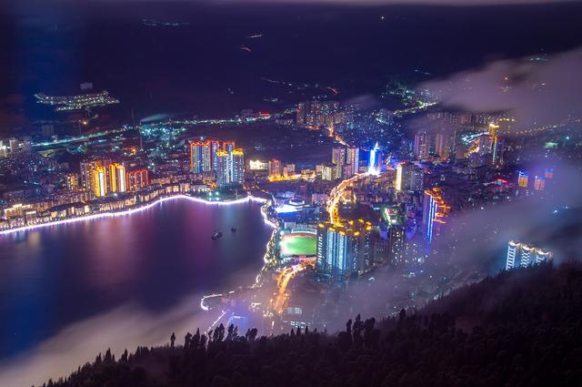 云南省个旧市疫情，一座锡都小城的呼吸与应对