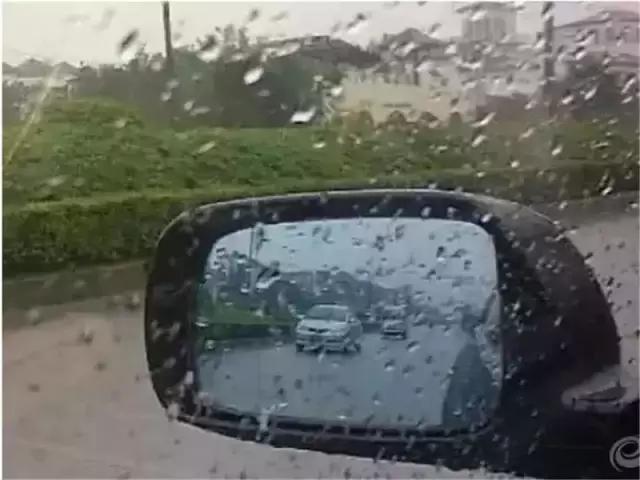 后视镜加热怎么用？别等到下雨天看不清才后悔没早点弄明白