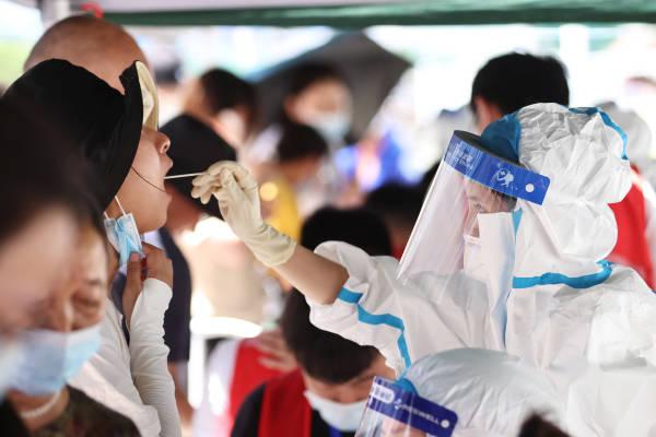 31省新增本土56例/31省新增12例确诊 6例为本土病例