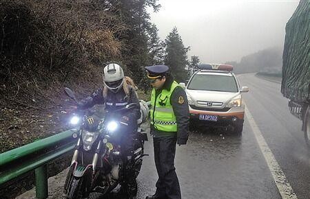 骑摩托车上国道危险吗？我跑了两万公里后，想跟你聊聊真心话