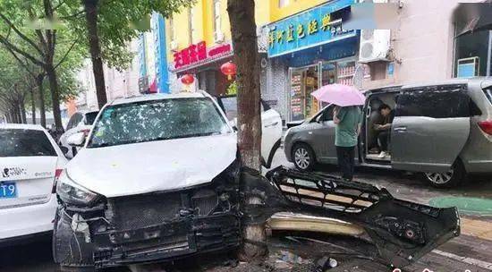 高速上突然撞了车，脑子一片空白？别慌，按这个顺序一步步来