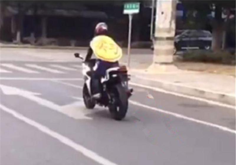 骑摩托车背什么包包？从通勤到长途，一篇给你讲透