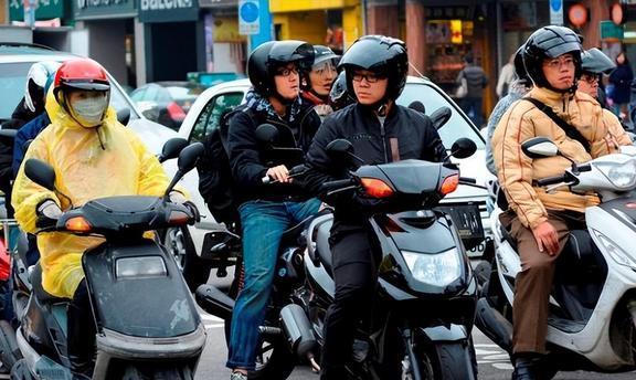 日语里骑摩托车到底怎么说？从驾校到上路，一篇讲透