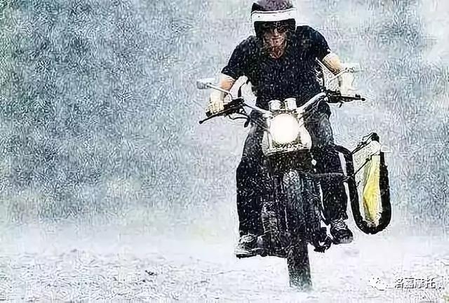 骑摩托车老寒腿，风里来雨里去，膝盖真的会记仇