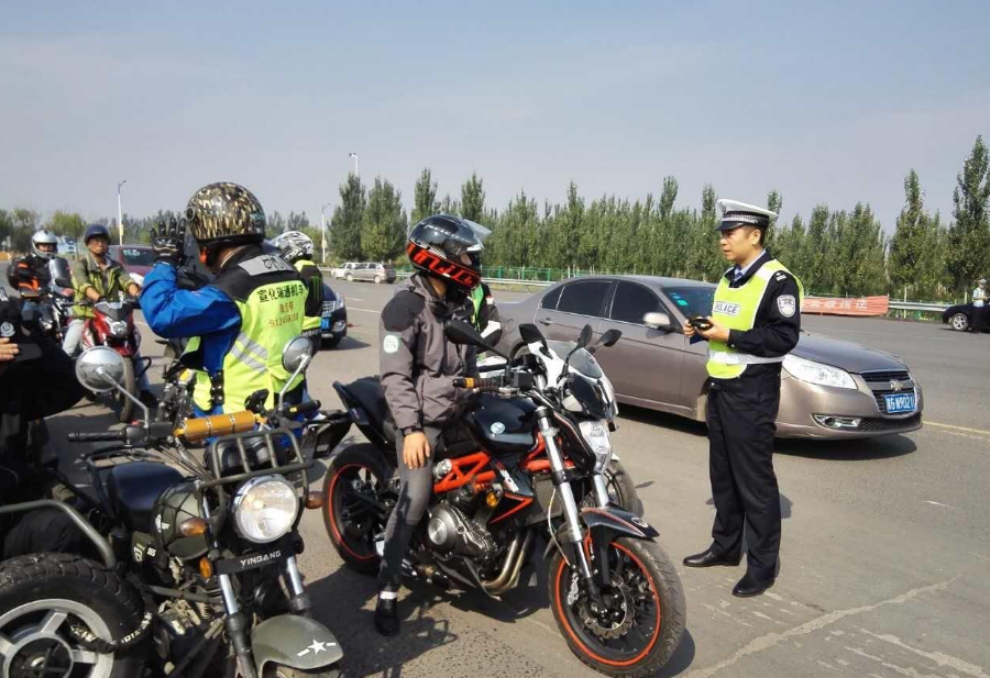 卡玛骑摩托车,从新手到老司机的真实体验与实用指南 卡玛骑摩托车,从新手到老司机的真实体验与实用指南