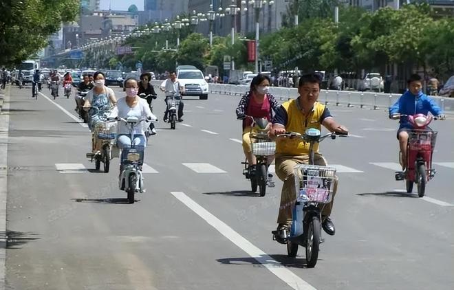 就要骑摩托车，从心动到上路，一篇说人话的骑行指南