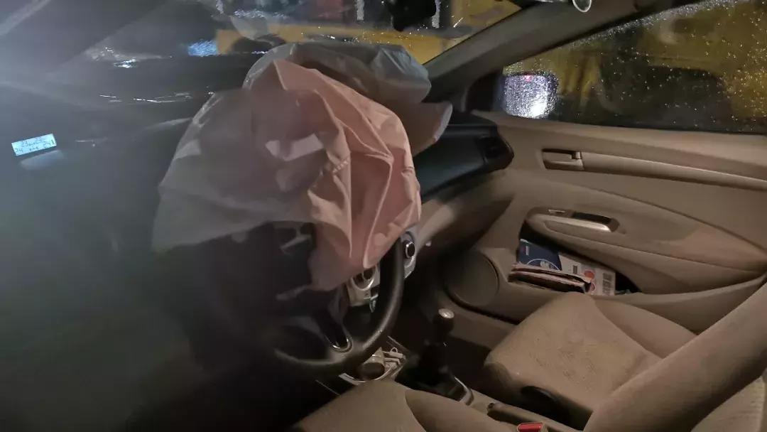 如何开车轮锁，从手忙脚乱到一气呵成的实战指南