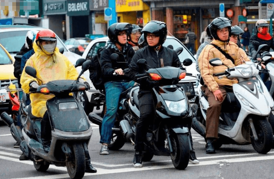 禁摩城市里，交警为啥还骑摩托车？这事我真琢磨过
