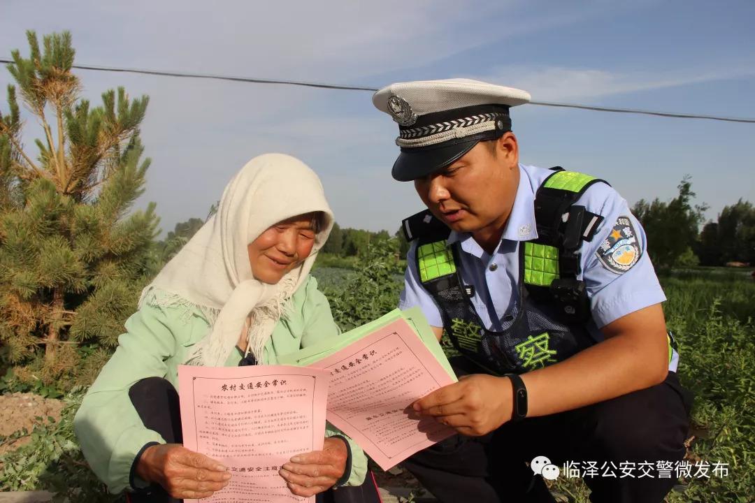 小哥哥骑摩托车，到底要注意些什么？我跟你唠点实在的