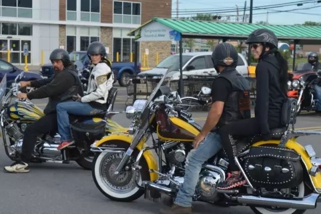 骑摩托车的校长，一个不务正业的教育者，到底能带给孩子什么？