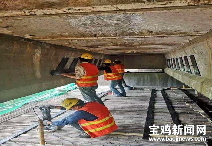 沥青怎么洗？别急，这事儿得看它沾在哪儿