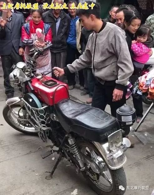 杨帆骑摩托车，从拧钥匙到压弯，一个普通人的两轮生活指南