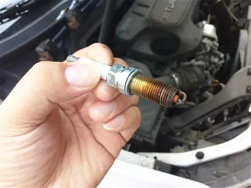 怎么清洗火花塞？别急着换，先试试这招，省下好几百