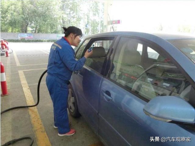 燃油宝到底怎么卖？我蹲了三天加油站，终于把这事整明白了