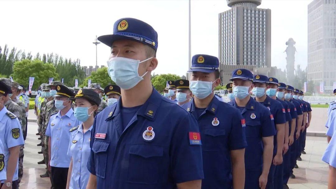 骑摩托车大叔，街头巷尾最鲜活的人生样本