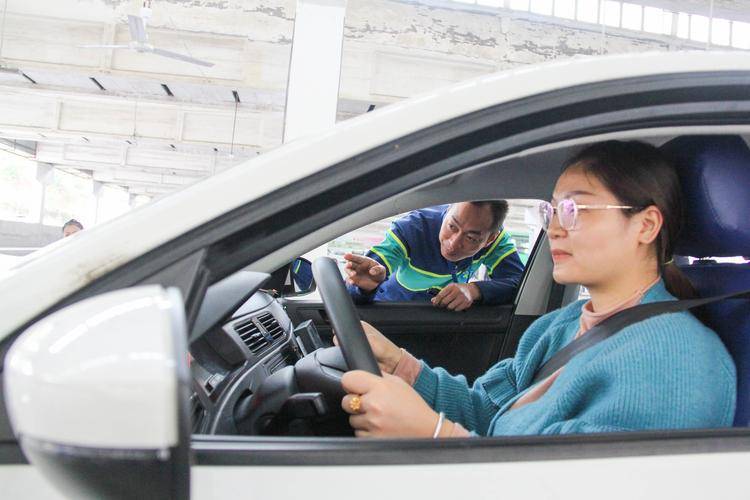 驾驶教练证怎么考？从报名到拿证，我把踩过的坑都给你捋一遍