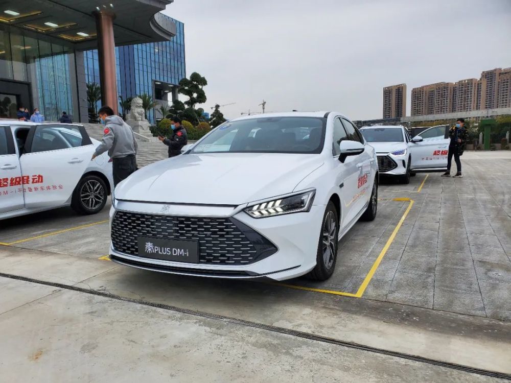 比亚迪工厂怎么样？我进去转了一圈，说点大实话