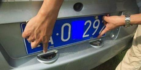 怎么查车牌电话？我花了两天摸清了所有路子，有些坑你千万别踩