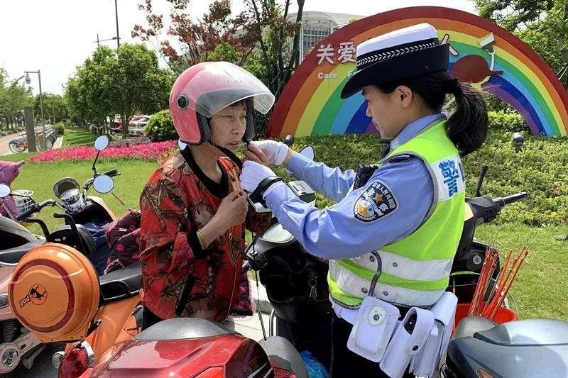 交通罚款怎么交？别慌，这事比你想的简单多了