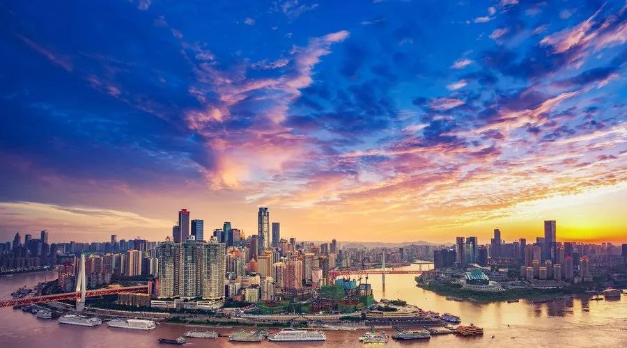 重庆两江幸福广场疫情亲历记，当烟火气遇上防控，我们该怎么应对？